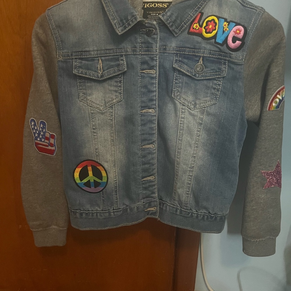 Adorable demin jacket with patches